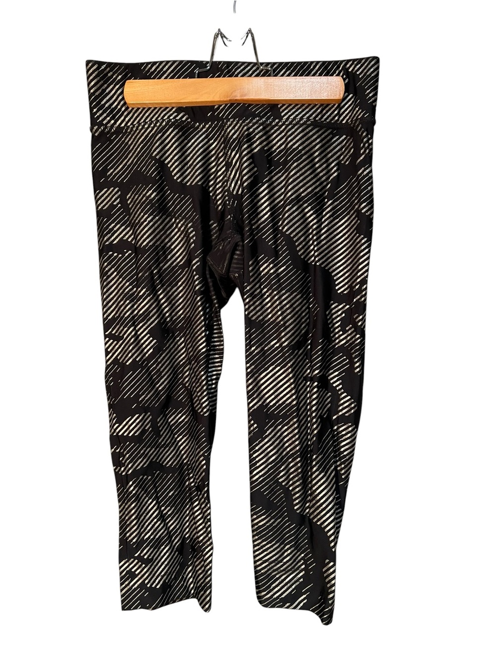 Terez Women’s Size Small Foil Printed Legging Black Gold Geometric Metallic Crop